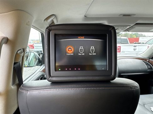 Used 2020 Nissan Armada Platinum w/ Interior Lighting Package image 26