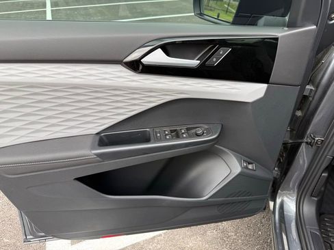 Used 2024 Volkswagen Taos S w/ MDO Package image 11