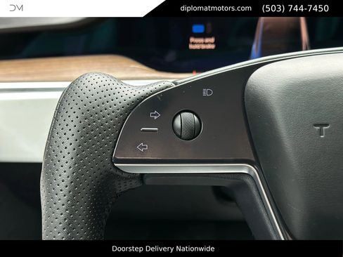 Used 2022 Tesla Model X image 30