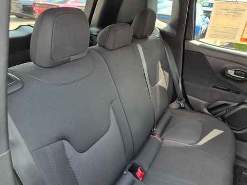 Used 2020 Jeep Renegade Sport w/ Sport Appearance Group AWD/4WD image 19