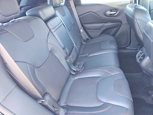 Used 2015 Jeep Cherokee Trailhawk image 19