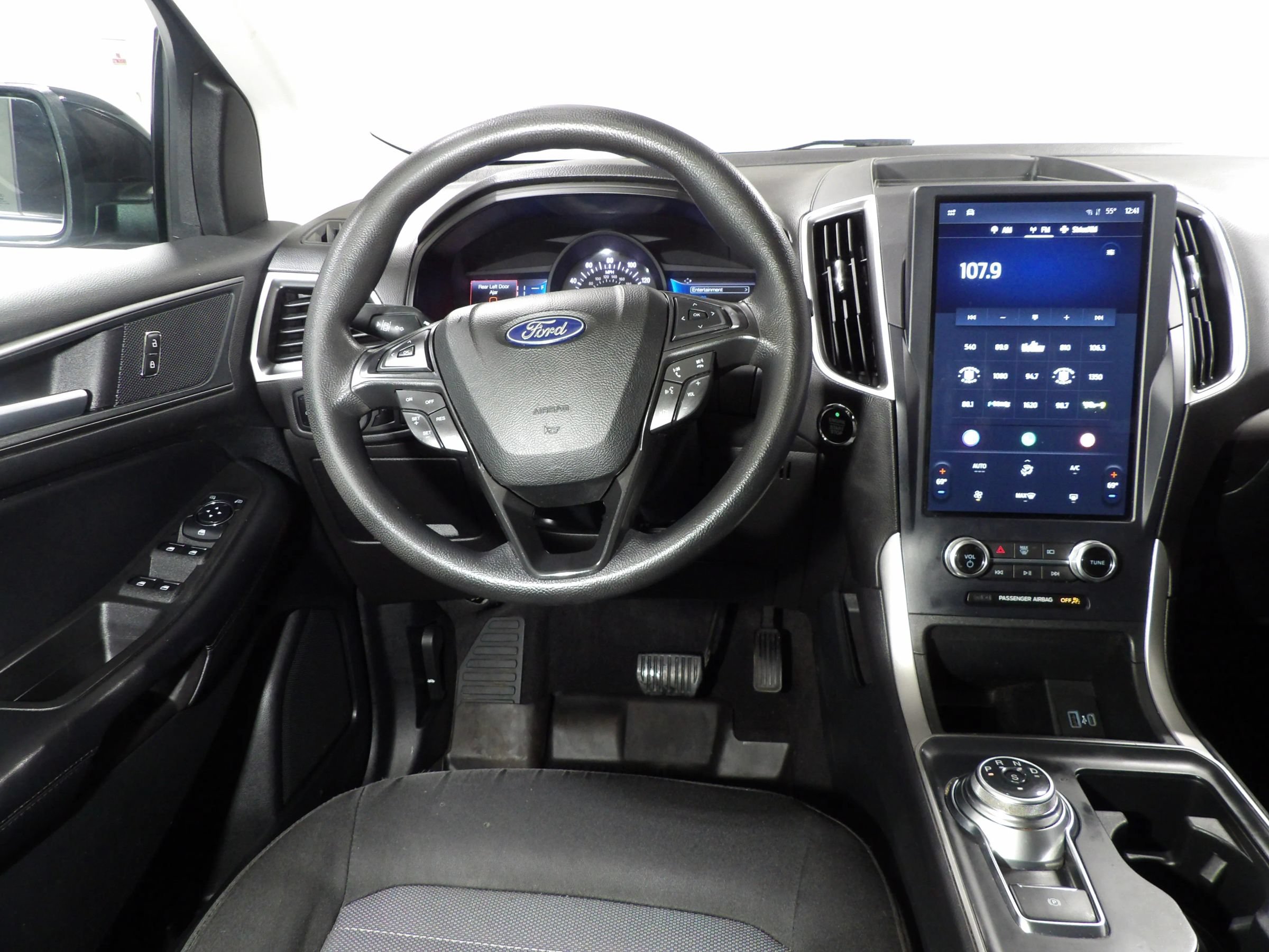 Used 2024 Ford Edge SE w/ Black Appearance Package AWD/4WD image 12