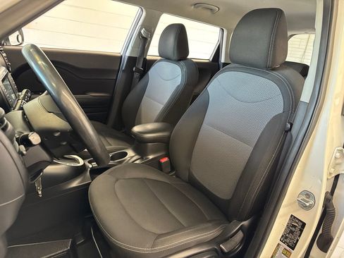 Used 2018 Kia Soul + FWD image 14