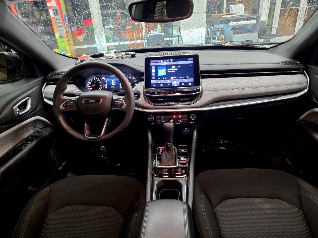 Certified 2023 Jeep Compass Sport AWD/4WD image 32
