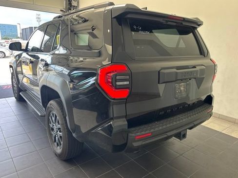 Used 2025 Toyota 4Runner SR5 AWD/4WD image 4