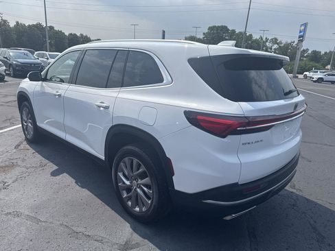 Used 2025 Buick Enclave Preferred FWD image 2