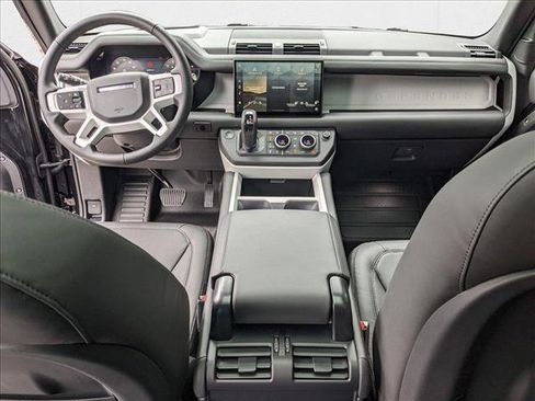 New 2025 Land Rover Defender 110 X-Dynamic SE image 14