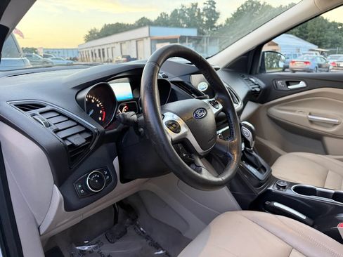 Used 2016 Ford Escape Titanium AWD/4WD image 17