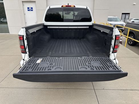 Used 2025 Nissan Frontier PRO-4X w/ Pro Convenience Package AWD/4WD image 30
