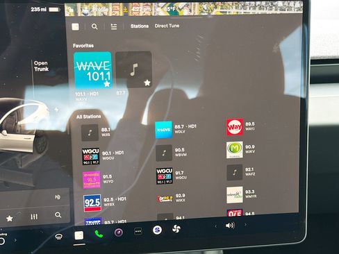 Used 2024 Tesla Model 3 Standard Range image 30