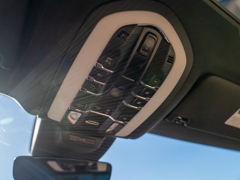 Certified 2026 Porsche Macan AWD/4WD image 22
