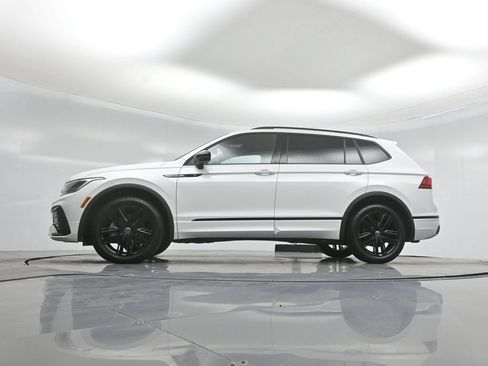 Used 2022 Volkswagen Tiguan SE R-Line FWD image 50
