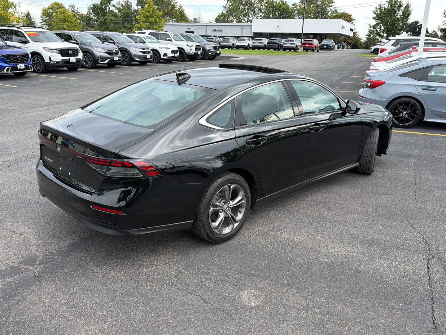 Used 2023 Honda Accord EX image 7