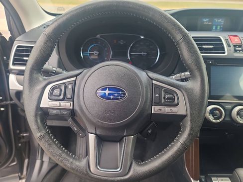 Used 2018 Subaru Forester 2.5i Touring AWD/4WD image 18