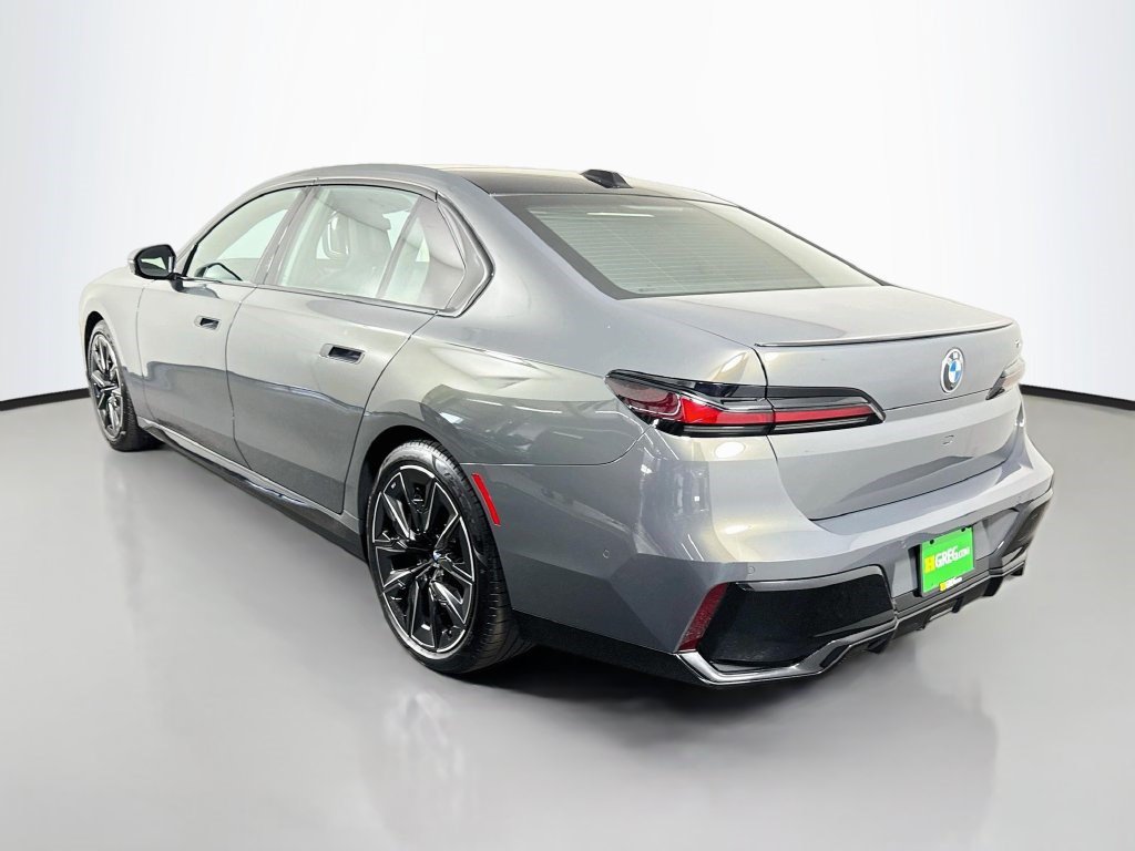Used 2026 BMW 740i w/ Premium Package RWD image 7