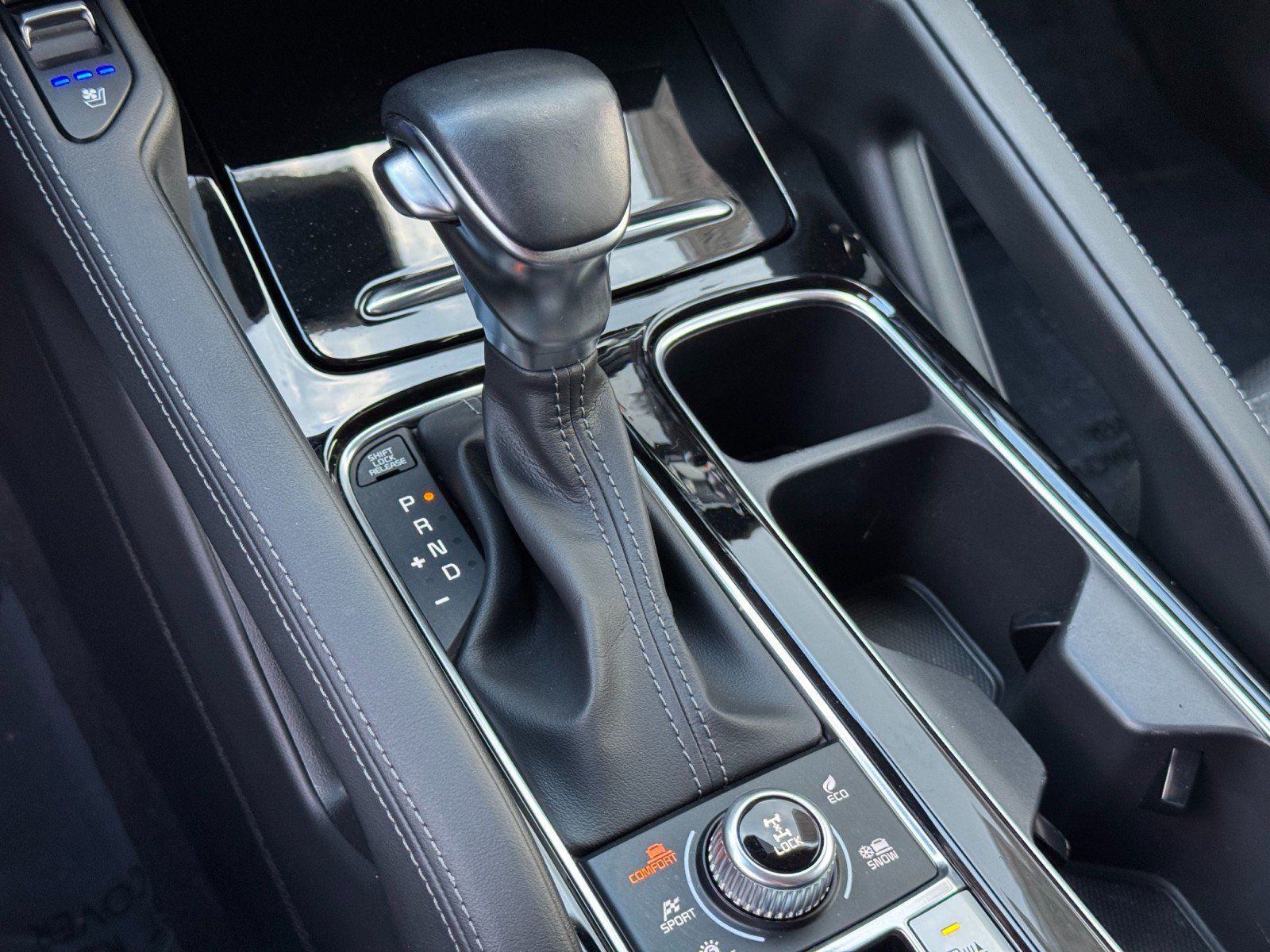 Used 2022 Kia Telluride SX w/ SX Prestige Package AWD/4WD image 32