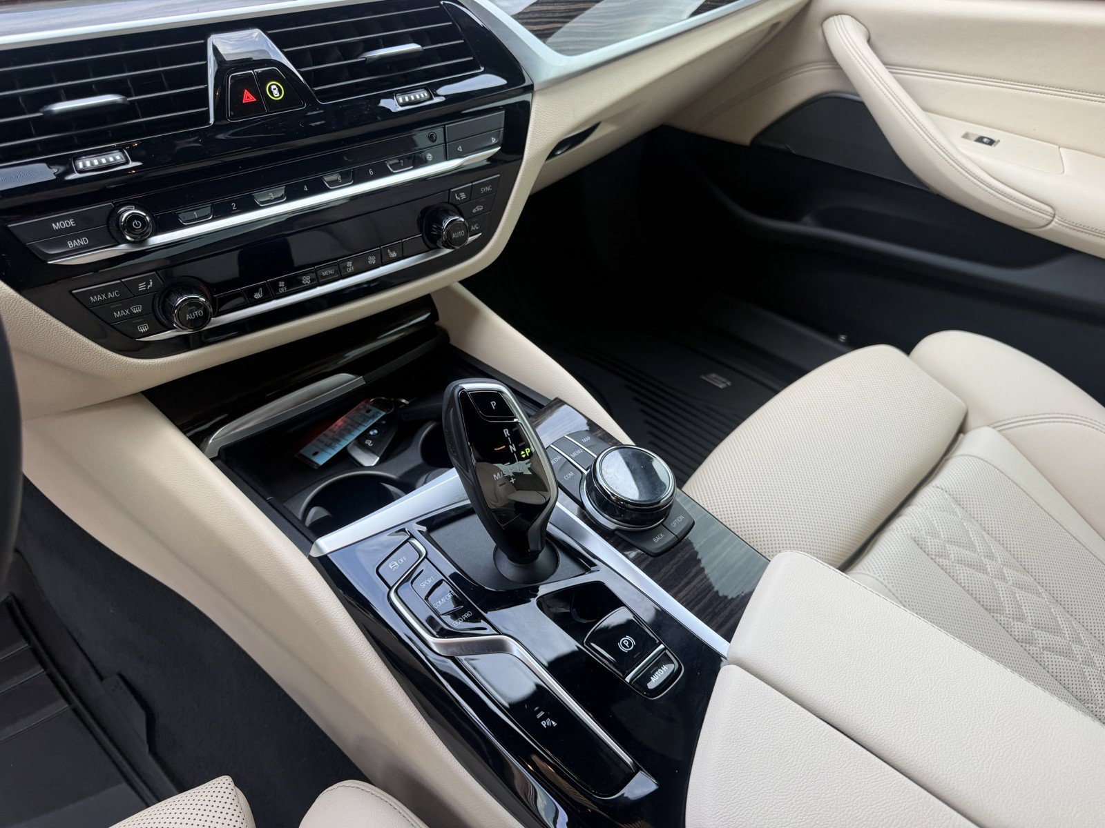Used 2023 BMW 540i w/ Executive Package RWD image 11