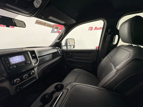 Used 2024 RAM 3500 Tradesman w/ Chrome Appearance Group AWD/4WD image 31