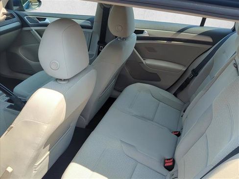 Used 2016 Volkswagen Golf S FWD image 22