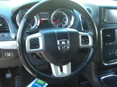 Used 2019 Dodge Grand Caravan GT image 10