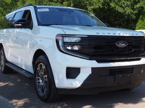 Certified 2025 Ford Expedition Max Active RWD image 1