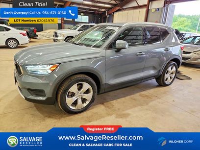 Used 2020 Volvo XC40 T5 Momentum