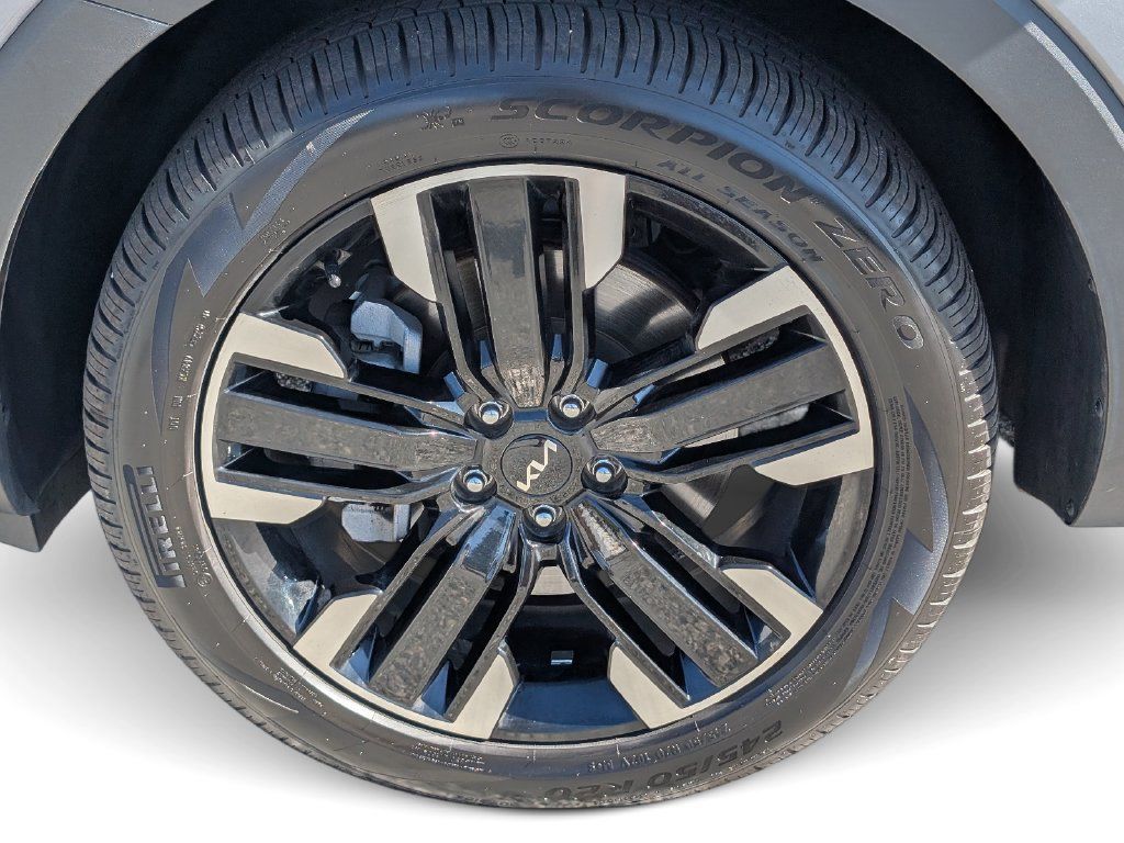 Certified 2024 Kia Telluride SX Prestige w/ Towing Package AWD/4WD image 12