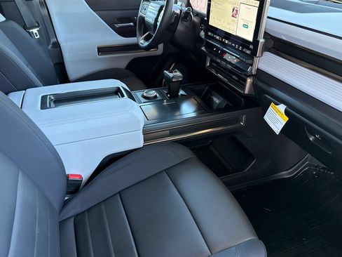 Used 2025 GMC Hummer EV 3X AWD/4WD image 25