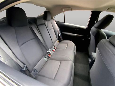 Used 2025 Toyota Corolla LE FWD image 17