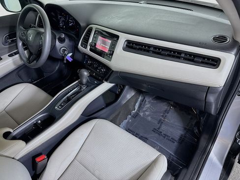 Used 2019 Honda HR-V LX image 29