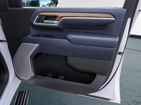 Certified 2024 Chevrolet Silverado 3500 High Country w/ High Country Premium Package image 32