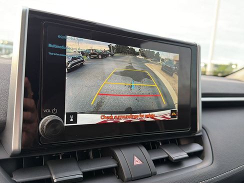 Certified 2025 Toyota RAV4 XLE w/ Convenience Package FWD image 25