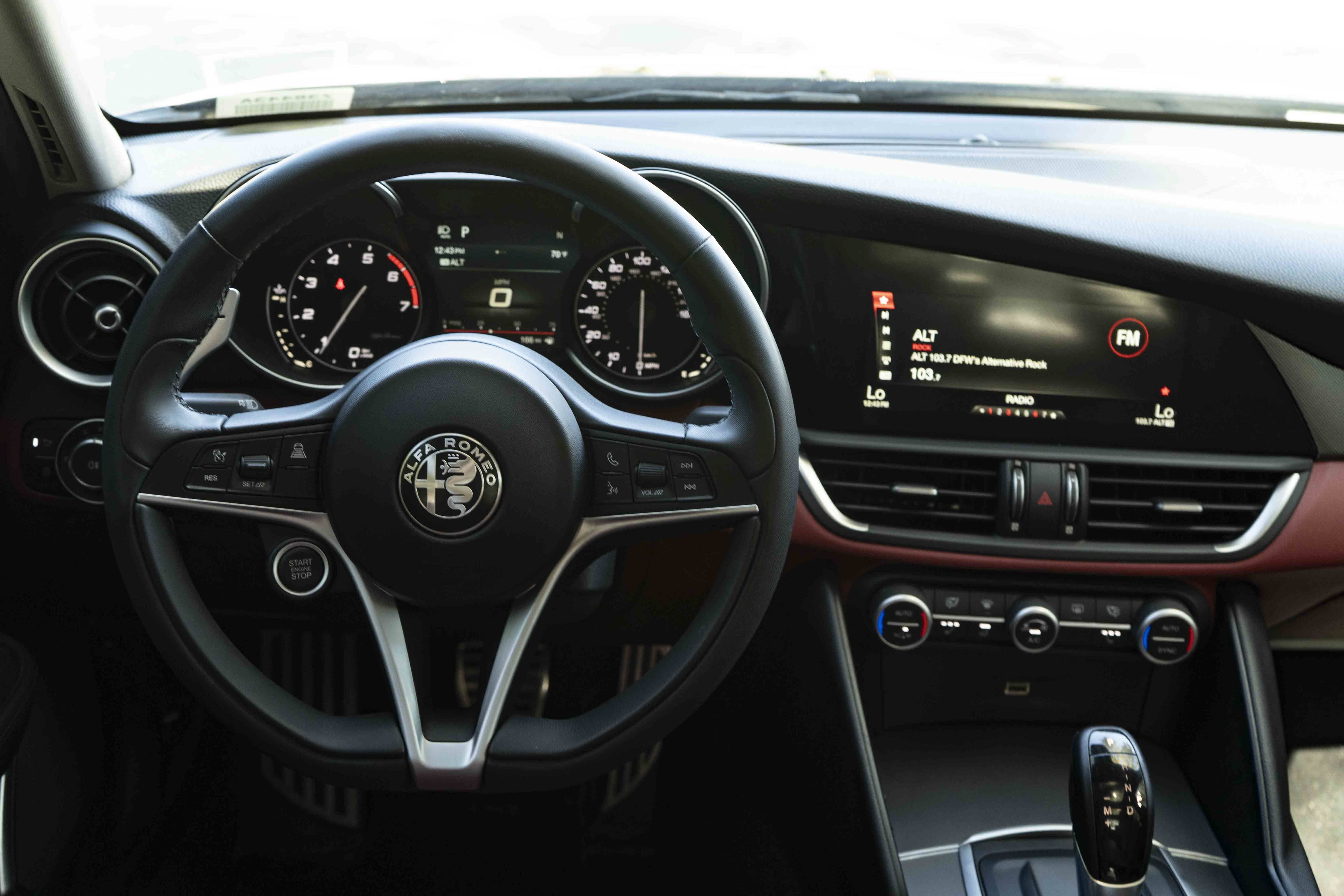 Used 2019 Alfa Romeo Giulia Ti Sport w/ Quick Order Package 22U Sport RWD image 20