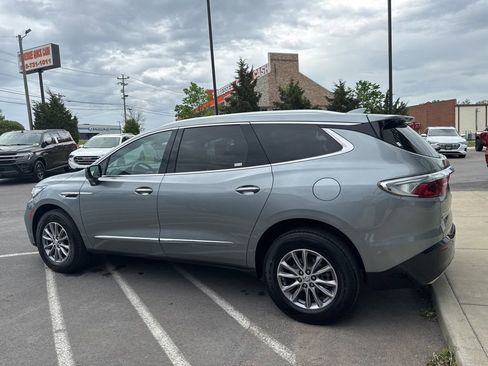 Used 2024 Buick Enclave Essence AWD/4WD image 4