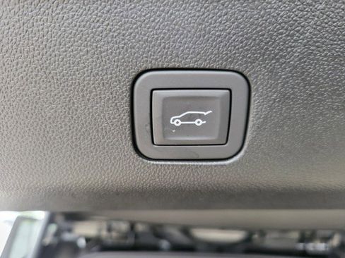 New 2025 Chevrolet Suburban High Country image 10