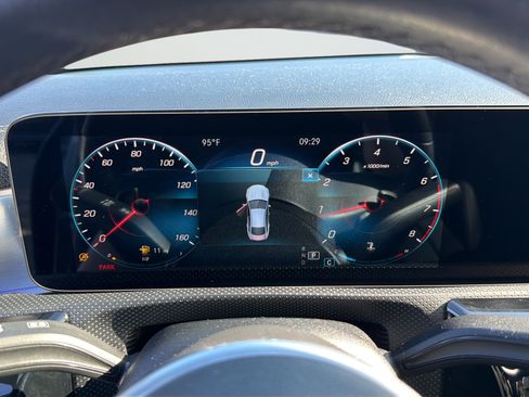Used 2022 Mercedes-Benz CLA 250 image 17