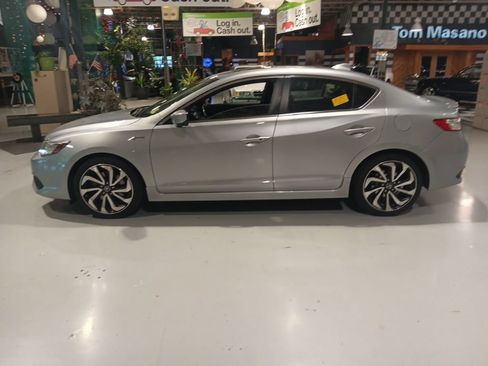 Used 2018 Acura ILX FWD image 14