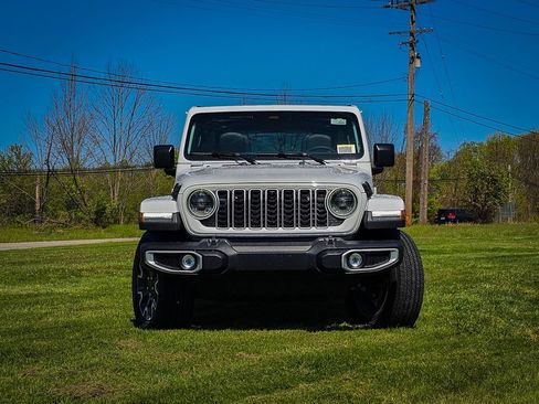 New 2026 Jeep Wrangler Unlimited Sahara AWD/4WD image 8