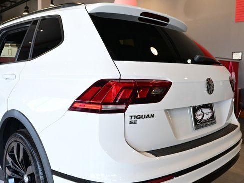 Used 2021 Volkswagen Tiguan SE R-Line image 11