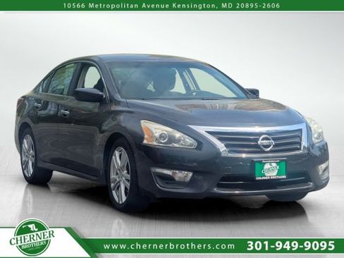 Used 2013 Nissan Altima 3.5 S image 1