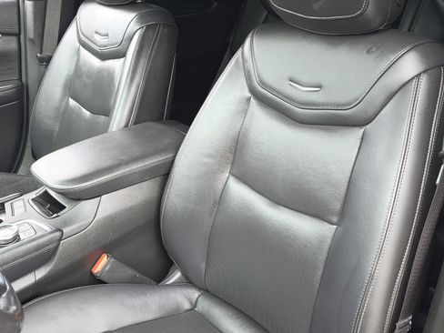 Used 2022 Cadillac XT6 Premium Luxury w/ Technology Package FWD image 12