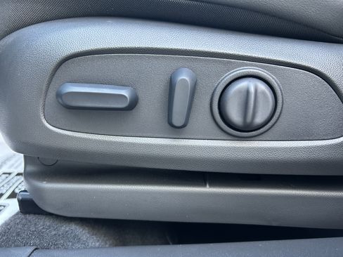 Used 2025 Buick Encore GX Avenir w/ Avenir Technology Package image 15