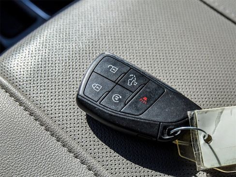 Used 2024 GMC Sierra 1500 SLT w/ SLT Convenience Package image 33