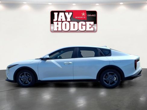 Used 2025 Kia K4 FWD image 3