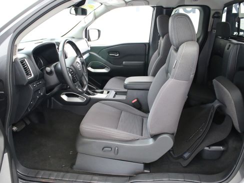 Used 2022 Nissan Frontier SV AWD/4WD image 25