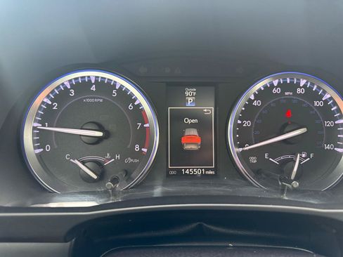 Used 2015 Toyota Highlander Limited AWD/4WD image 24