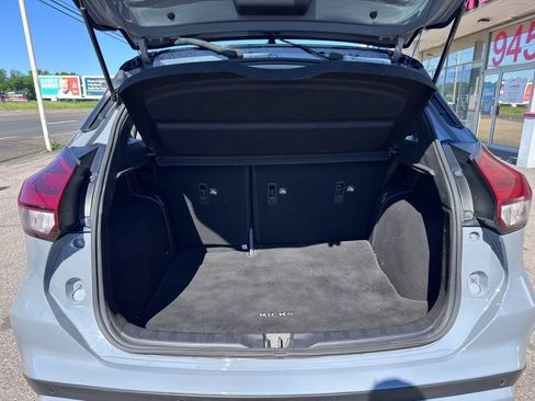 Used 2022 Nissan Kicks SR w/ Premium Package FWD image 39