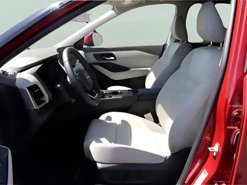 Used 2024 Nissan Rogue SL image 9