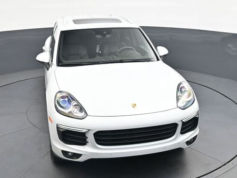 Used 2017 Porsche Cayenne Platinum Edition AWD/4WD image 25