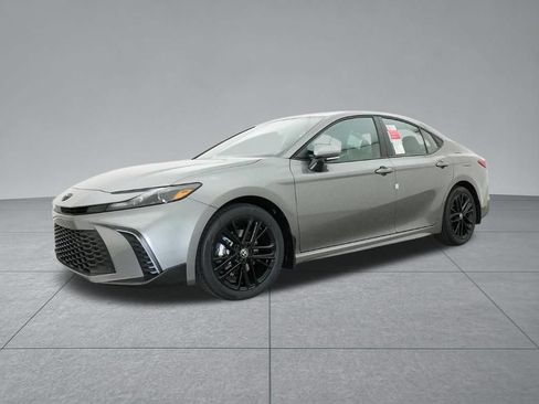 Used 2026 Toyota Camry SE FWD image 21